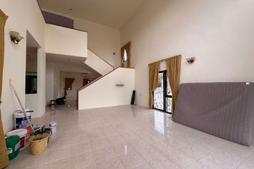 Double Storey Bungalow House For Rent at Klebang Ipoh-Newly Refurbished and Bigger Land area