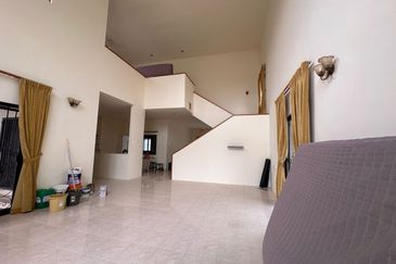 Double Storey Bungalow House For Rent at Klebang Ipoh-Newly Refurbished and Bigger Land area