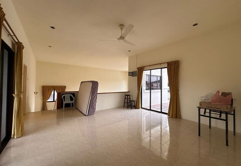 Double Storey Bungalow House For Rent at Klebang Ipoh-Newly Refurbished and Bigger Land area