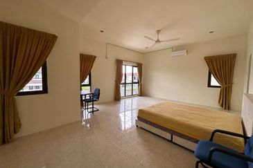 Double Storey Bungalow House For Rent at Klebang Ipoh-Newly Refurbished and Bigger Land area