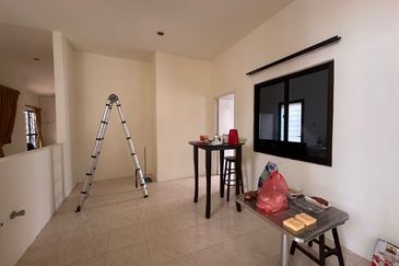 Double Storey Bungalow House For Rent at Klebang Ipoh-Newly Refurbished and Bigger Land area