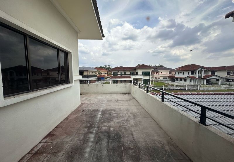 Double Storey Bungalow House For Rent at Klebang Ipoh-Newly Refurbished and Bigger Land area
