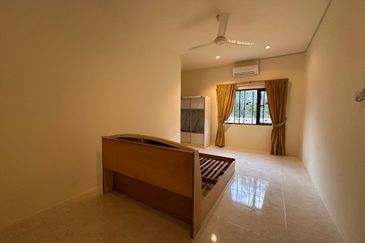 Double Storey Bungalow House For Rent at Klebang Ipoh-Newly Refurbished and Bigger Land area