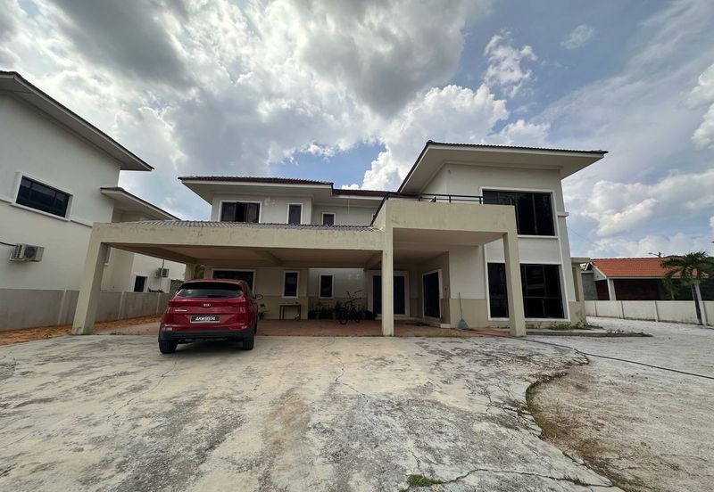 Double Storey Bungalow House For Rent at Klebang Ipoh-Newly Refurbished and Bigger Land area