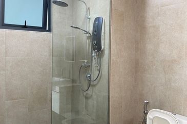 East Parc @ Menjalara