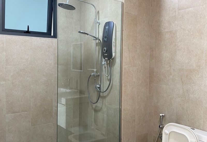 East Parc @ Menjalara