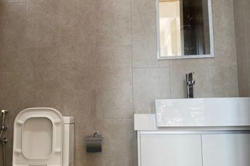 East Parc @ Menjalara