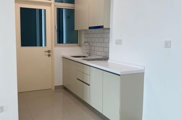 East Parc @ Menjalara