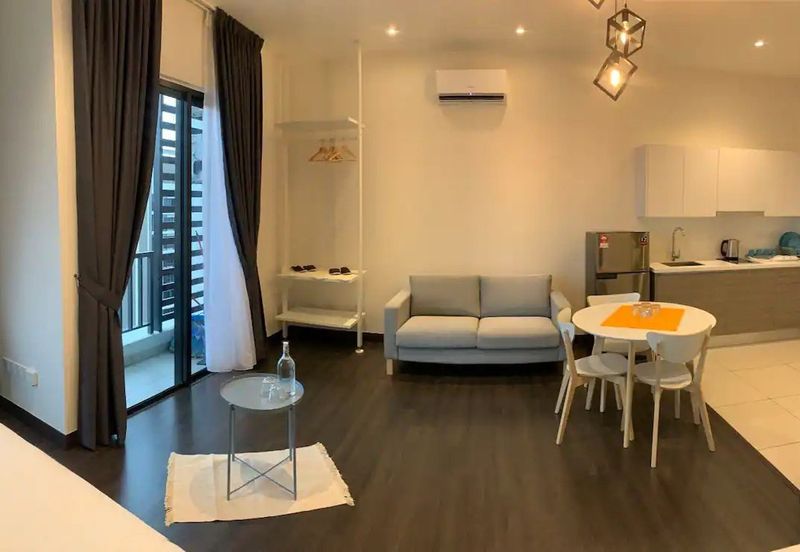 28 Boulevard (28 BLVD)