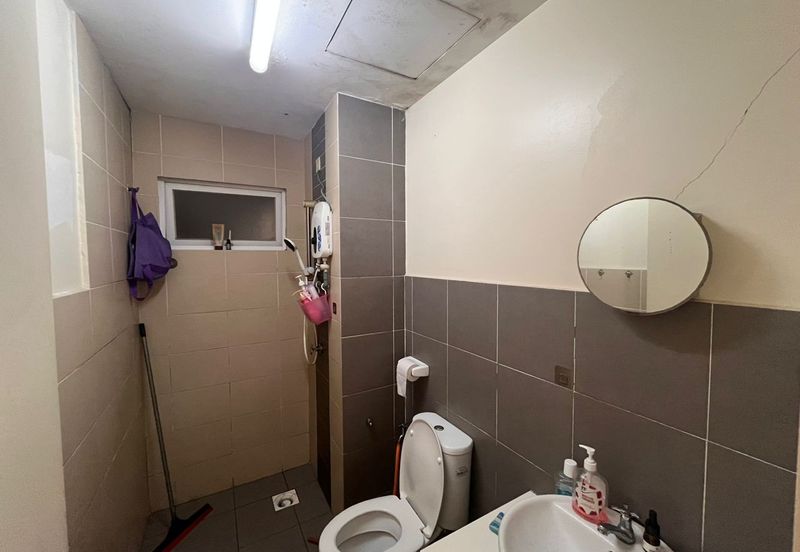 First Residence (Residensi Unggul)