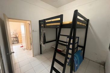 First Residence (Residensi Unggul)