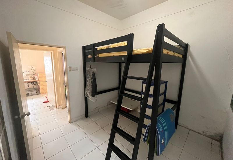 First Residence (Residensi Unggul)