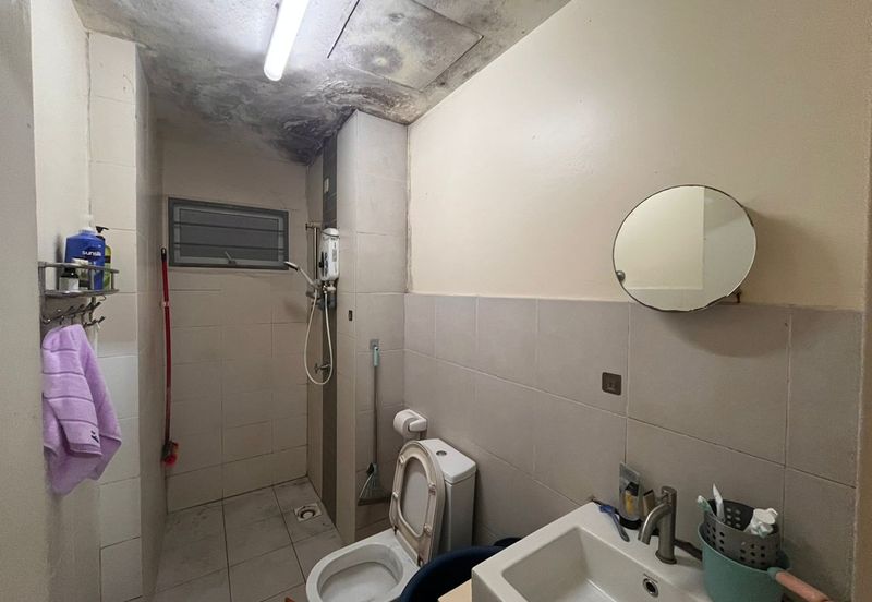 First Residence (Residensi Unggul)