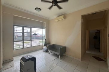 First Residence (Residensi Unggul)