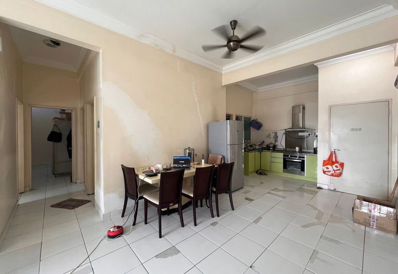 First Residence (Residensi Unggul)