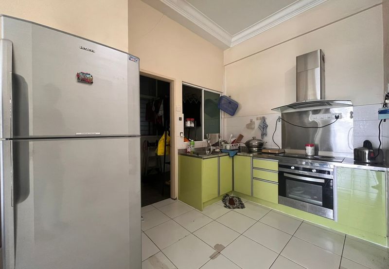 First Residence (Residensi Unggul)