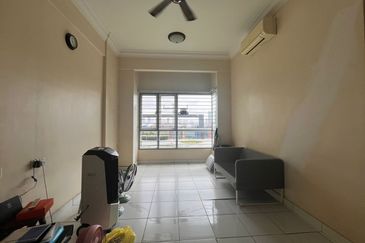 First Residence (Residensi Unggul)