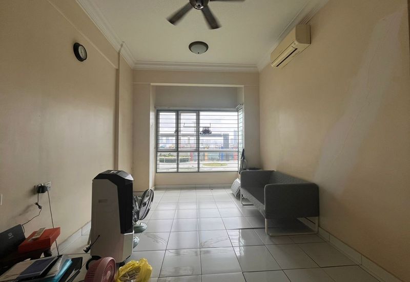 First Residence (Residensi Unggul)