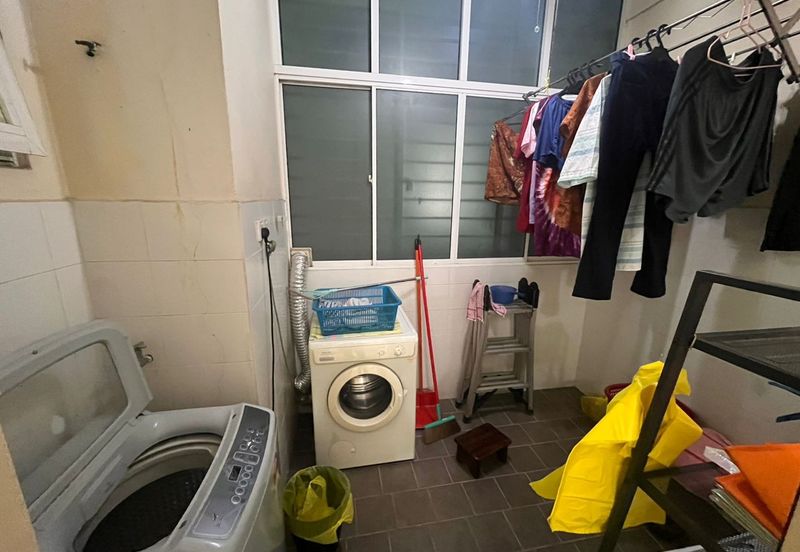 First Residence (Residensi Unggul)