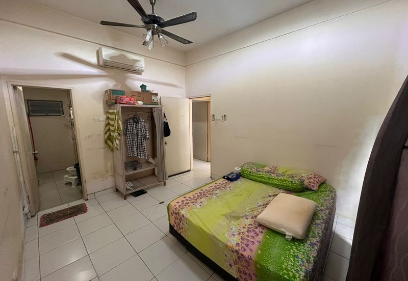 First Residence (Residensi Unggul)