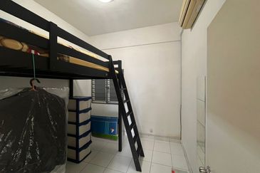First Residence (Residensi Unggul)