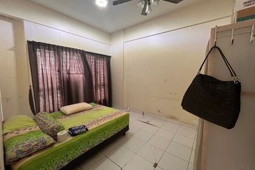 First Residence (Residensi Unggul)