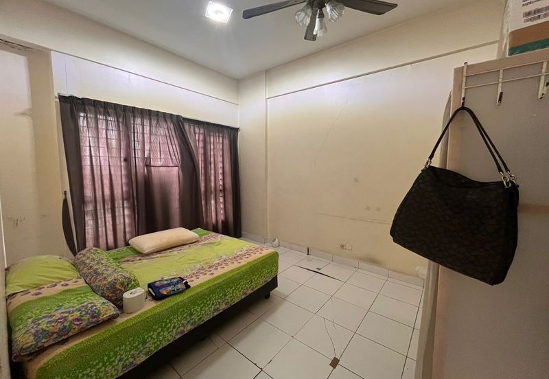 First Residence (Residensi Unggul)