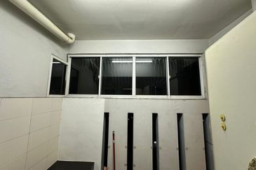 First Residence (Residensi Unggul)