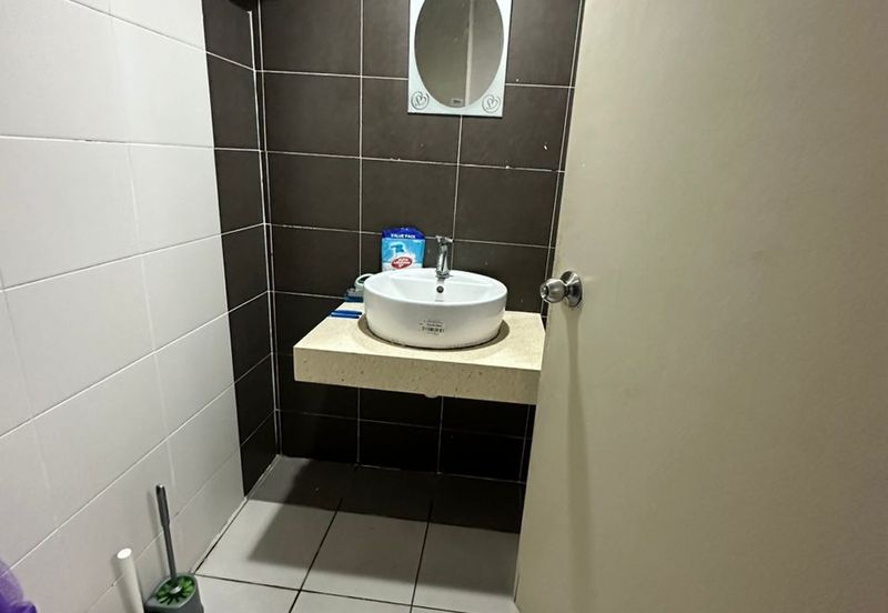 First Residence (Residensi Unggul)