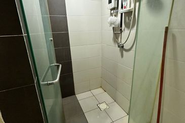 First Residence (Residensi Unggul)