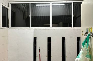 First Residence (Residensi Unggul)