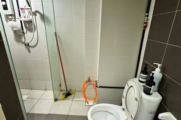 First Residence (Residensi Unggul)