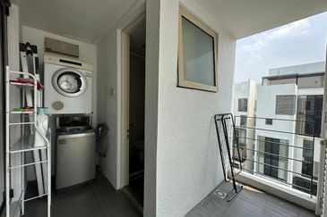 Centrio SoHo @ Pantai Hillpark