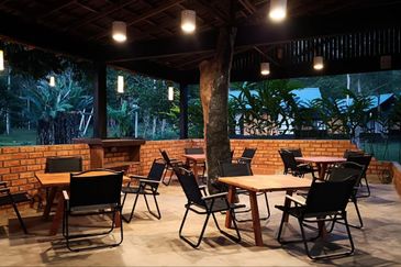 KENABOI JELEBU TANAH UNTUK DIJUAL FREEHOLD + PRIVATE GLAMPING