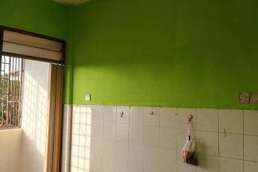 Pangsapuri Putra Impian, Taman Pinggiran Putra