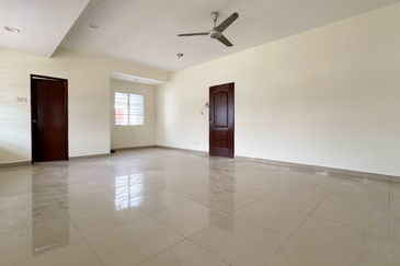 Astana Idaman, Desa Alam