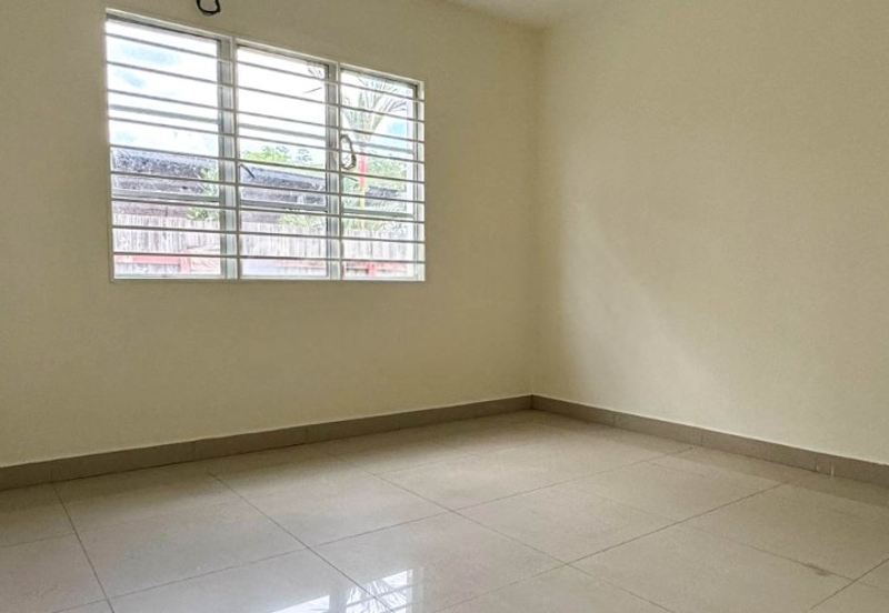 Astana Idaman, Desa Alam