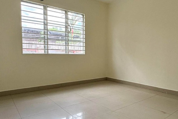 Astana Idaman, Desa Alam