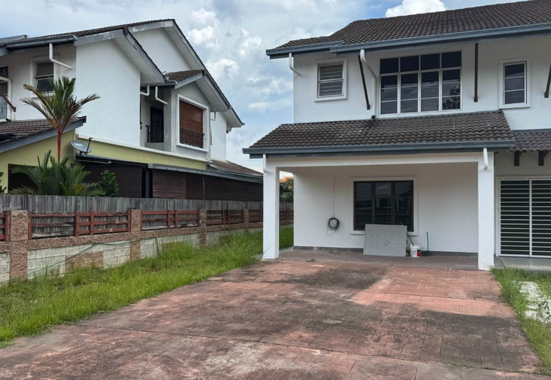 Astana Idaman, Desa Alam