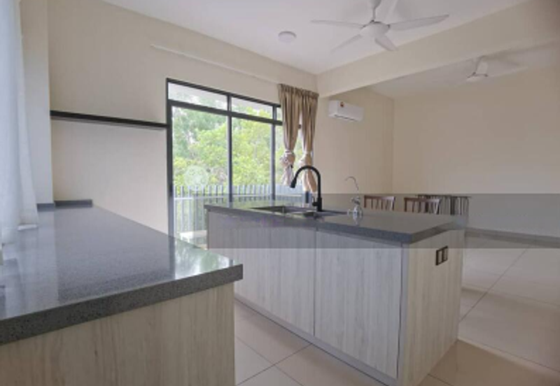 Crescent Park Townvilla