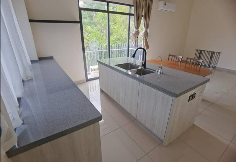 Crescent Park Townvilla