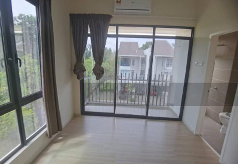 Crescent Park Townvilla