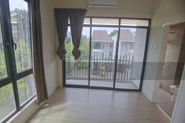 Crescent Park Townvilla