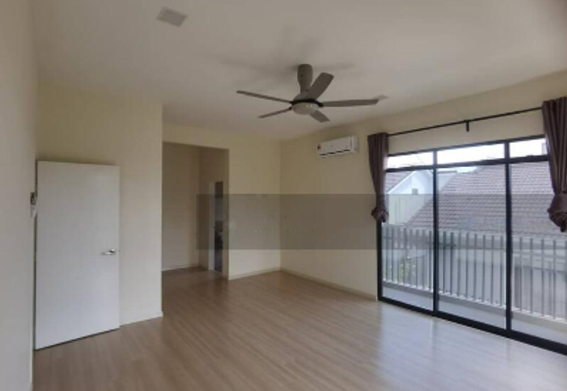 Crescent Park Townvilla