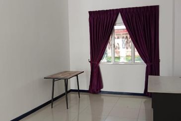 Villa Avenue @ Equine Park