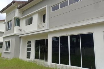 Villa Avenue @ Equine Park