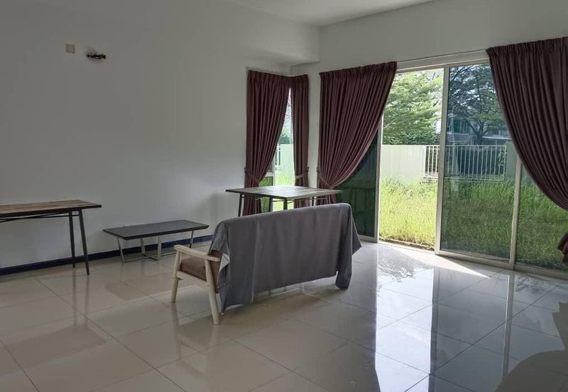 Villa Avenue @ Equine Park