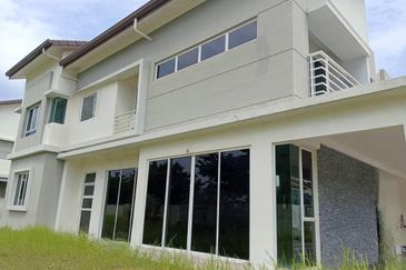 Villa Avenue @ Equine Park