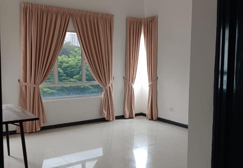 Villa Avenue @ Equine Park