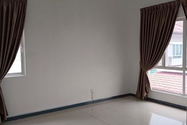 Villa Avenue @ Equine Park